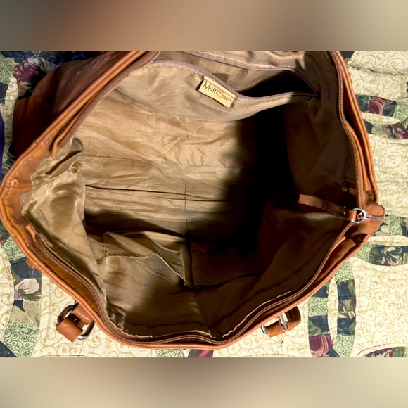 ❤️Beautiful Oversized tan bag❤️ - Picture 8 of 9